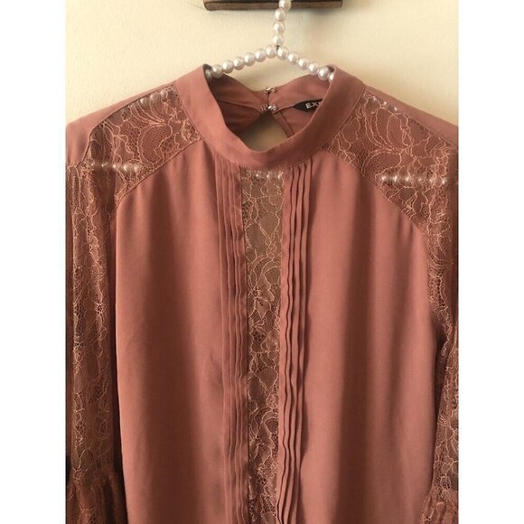 Express Womens Size M Long Sleeve Blouse Handkerchief Bell Sleeve Lace Trim Boho - Picture 2 of 6